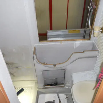 INFILTRAZIONE  PAVIMENTO ZONA BAGNO