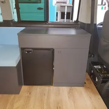 ALLESTIMENTO LIVING REALIZZATO SU VW T5