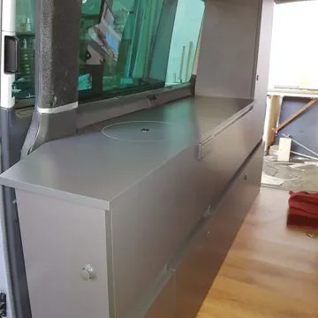 ALLESTIMENTO LIVING REALIZZATO SU VW T5