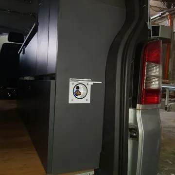 ALLESTIMENTO LIVING REALIZZATO SU VW T5