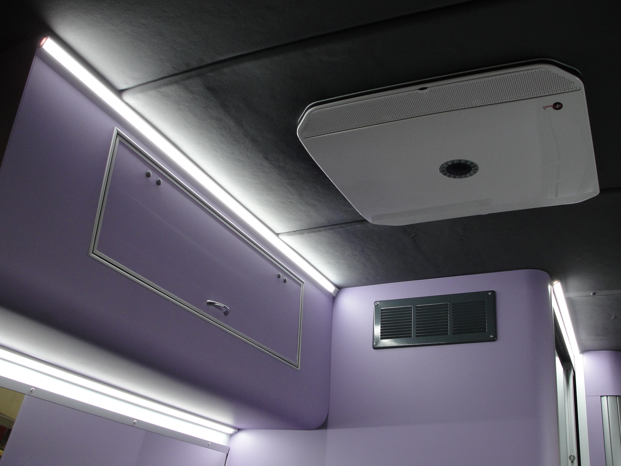 CUSTOM CAMPER - ALLESTIMENTO VW CRAFTER