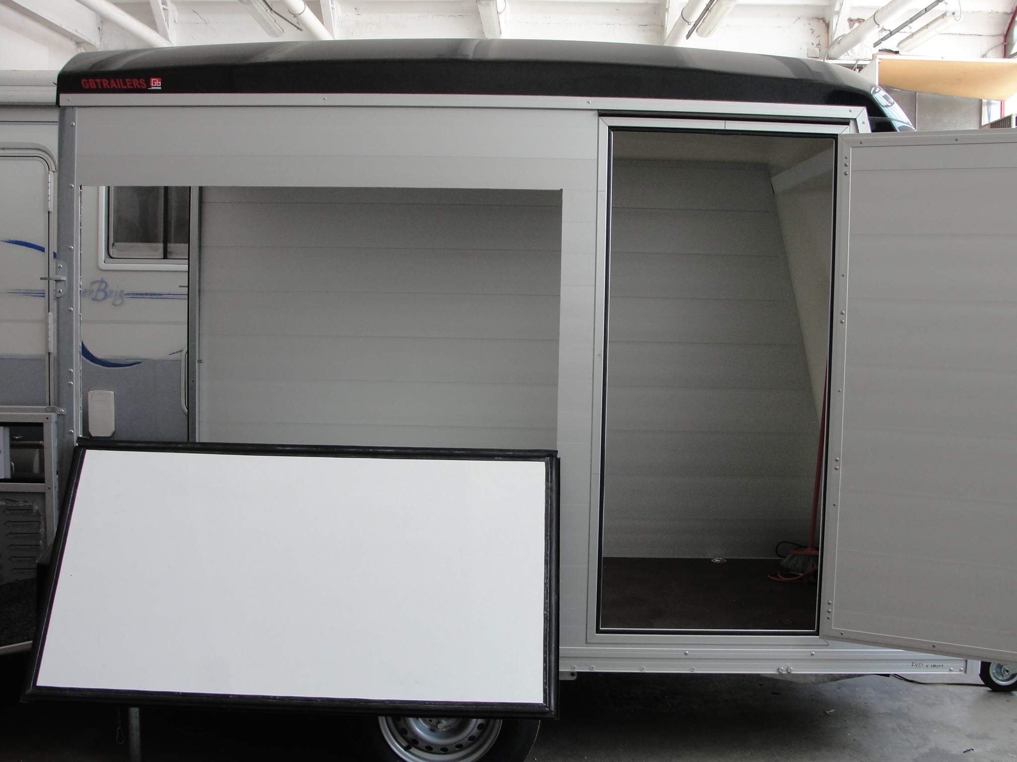 Allestimento Trailer espositivo