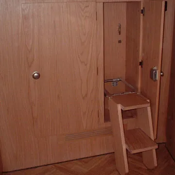 Scaletta per letto a castello a scomparsa – aperta.