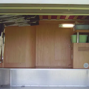 Ampio e versatile gavone per camper o caravan con apertura sul lato posteriore